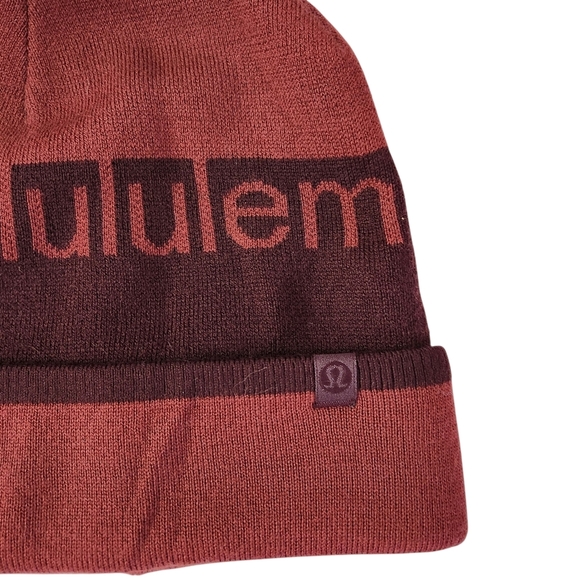 LULULEMON Burgundy Maroon Merino blend Logo Beanie Reversible Knit Hat one size - Picture 6 of 11